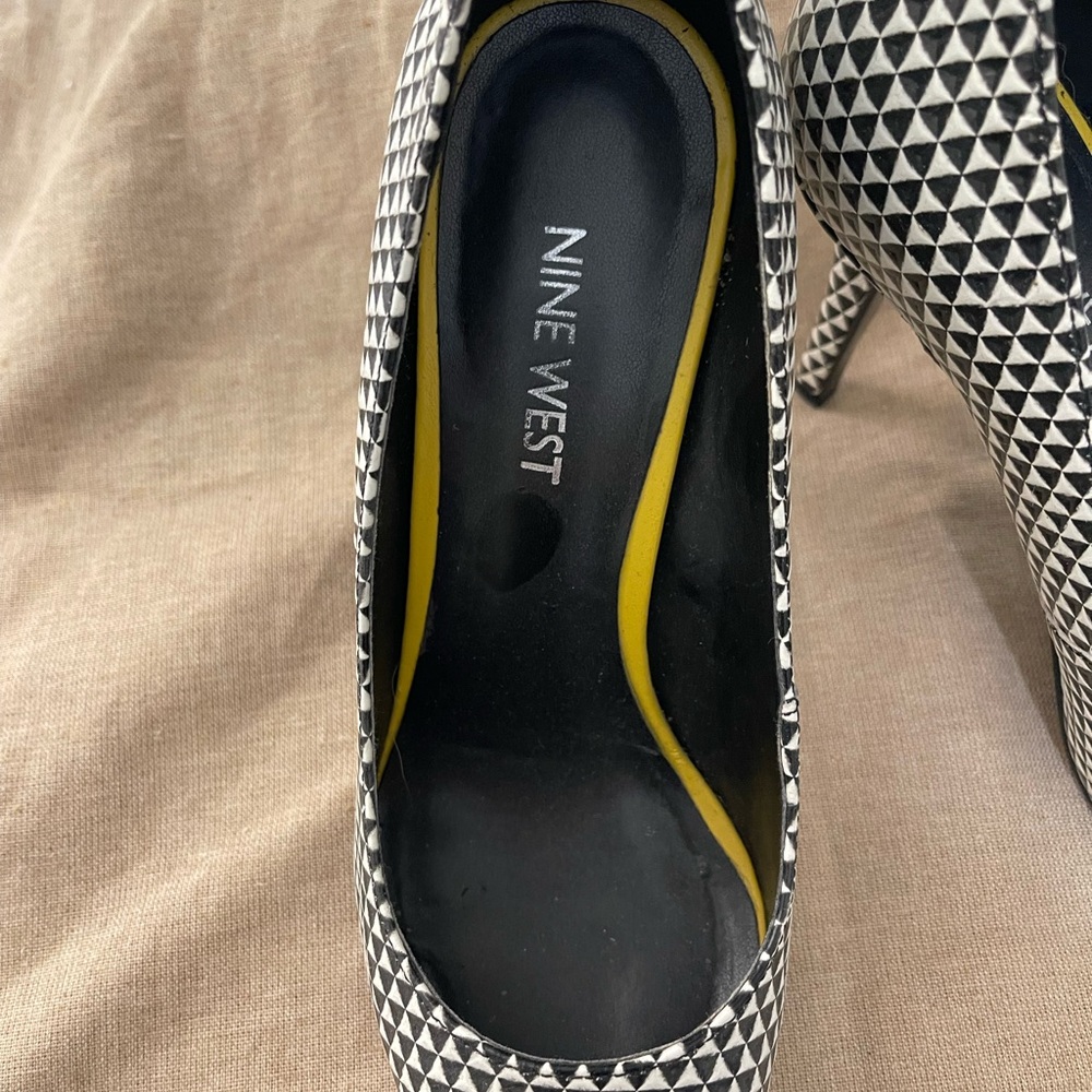 Nine West Black and White Women's Heels - Picture 3 of 4